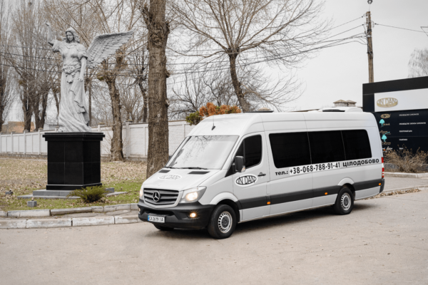 Як і де замовити катафалк у Києві: практичний гід